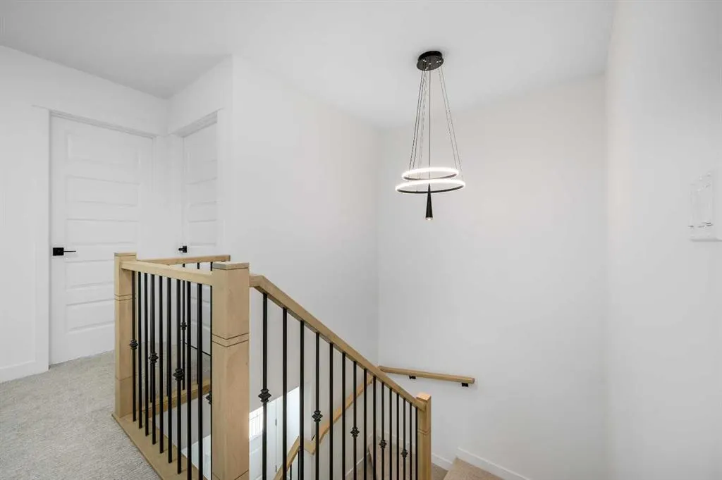 182 Lakewood Crescent