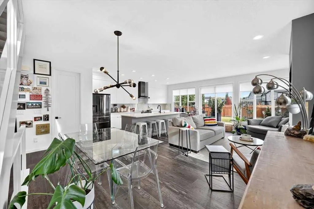 32 Cranbrook Bay SE