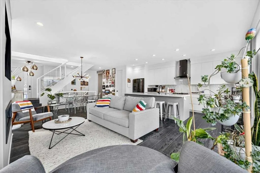 32 Cranbrook Bay SE