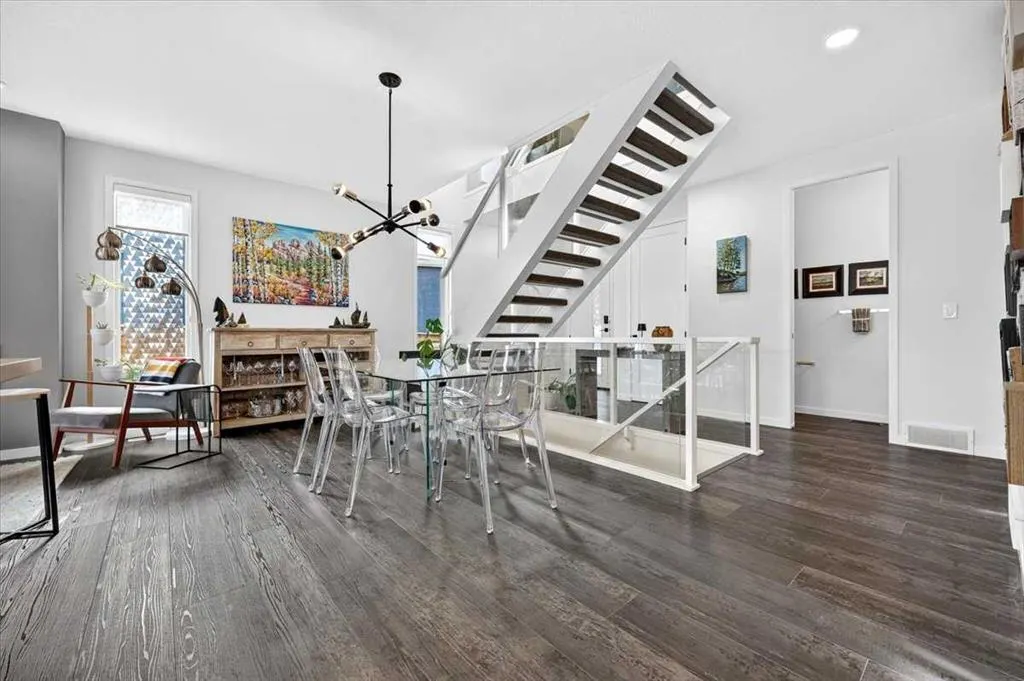 32 Cranbrook Bay SE