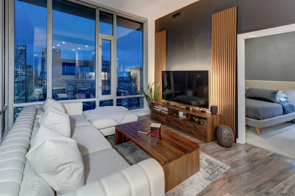 210 15 Avenue SE #3301