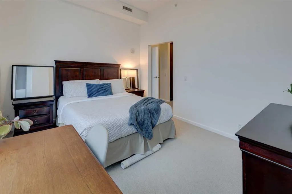 210 15 Avenue SE #3301