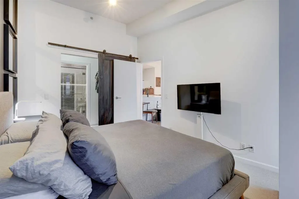 210 15 Avenue SE #3301
