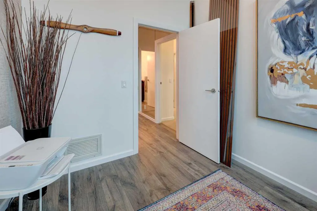 210 15 Avenue SE #3301