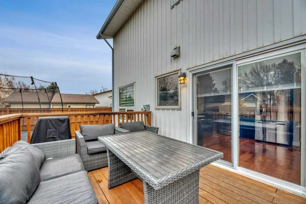 408 Woodside Road SW