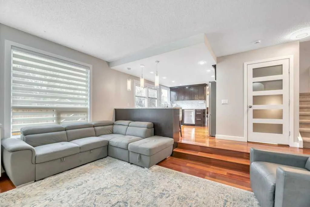 408 Woodside Road SW