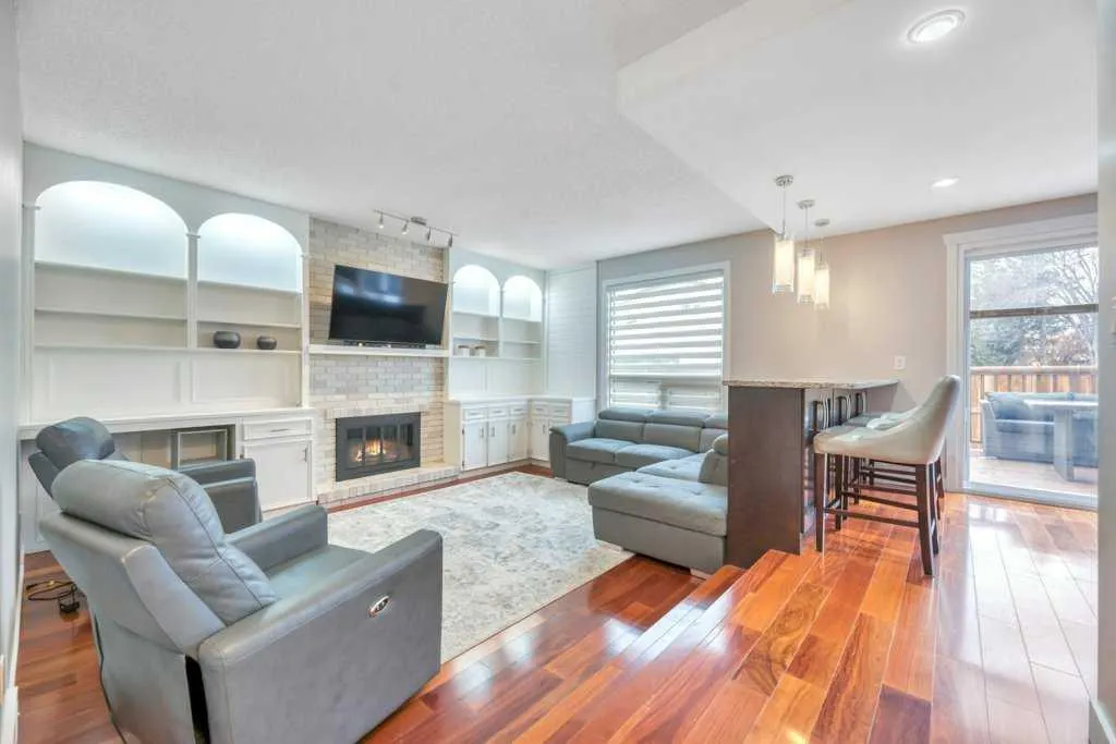 408 Woodside Road SW