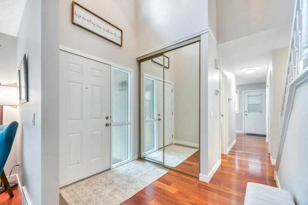 408 Woodside Road SW