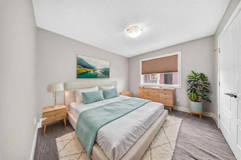 160 Kinniburgh Circle