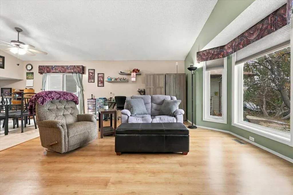 36 Covington Mews NE