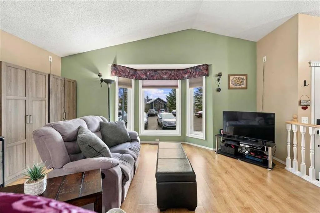 36 Covington Mews NE