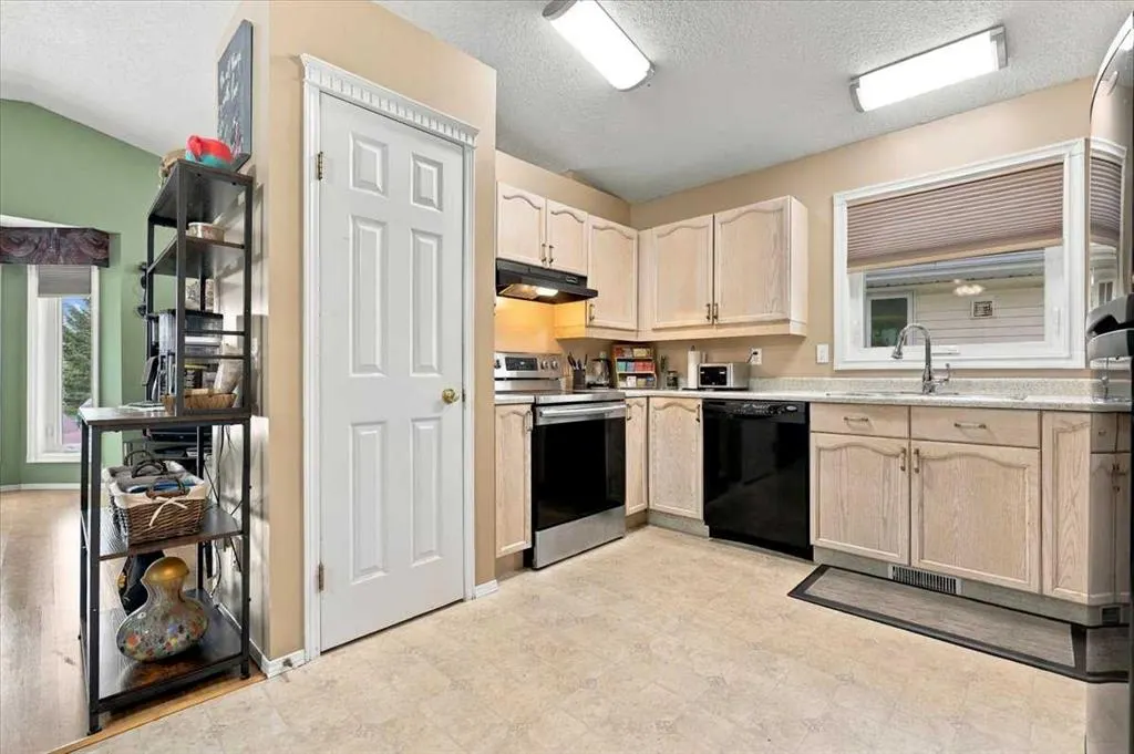 36 Covington Mews NE