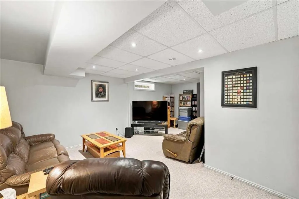 36 Covington Mews NE