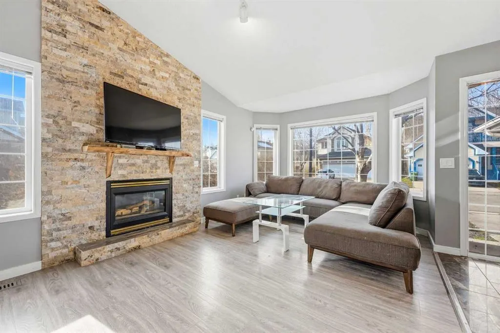 175 Lakeview Cove