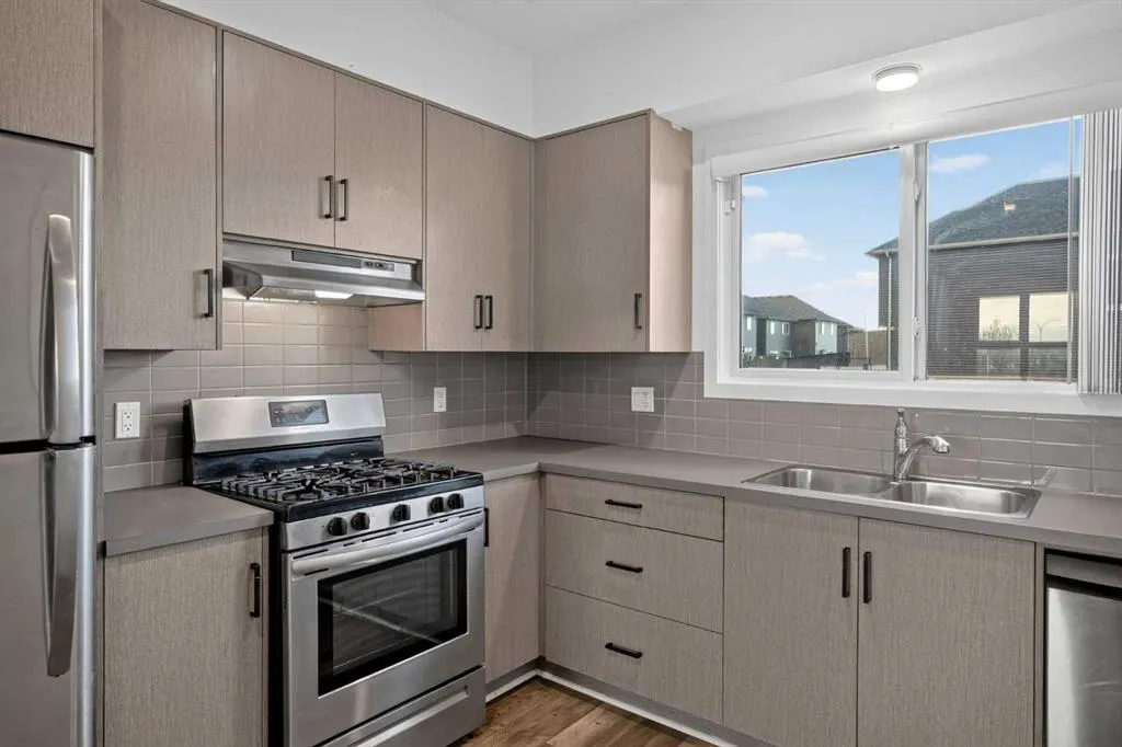 83 Savanna Park NE