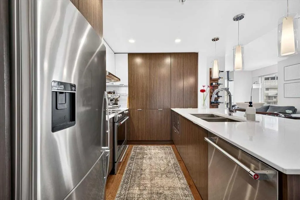 930 6 Avenue SW #3306