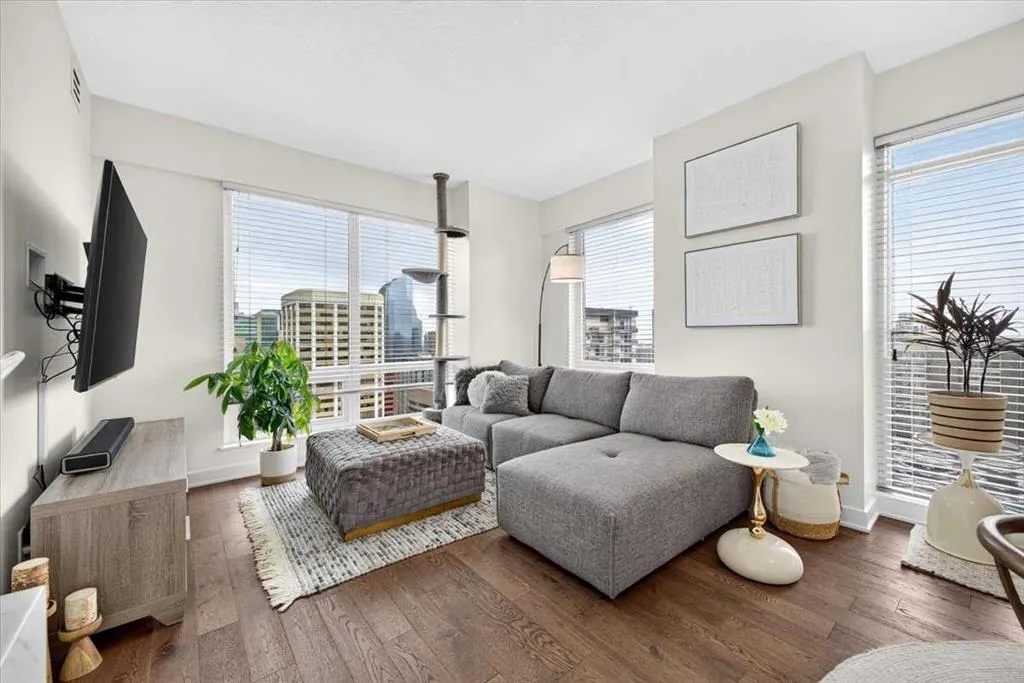 930 6 Avenue SW #3306