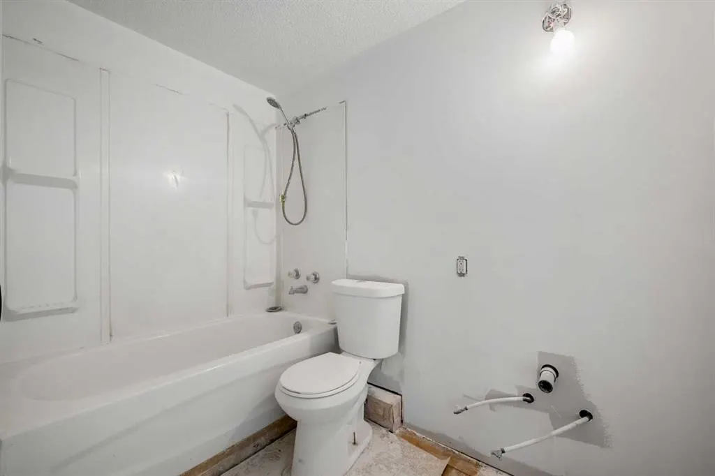 6220 17 Avenue SE #203