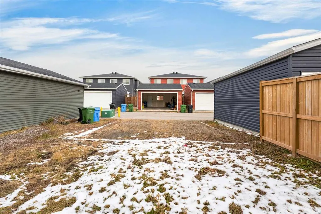 52 Red Embers Manor NE