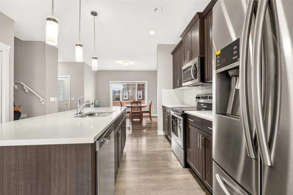 52 Red Embers Manor NE