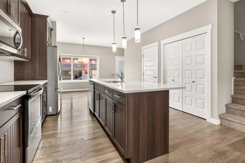 52 Red Embers Manor NE
