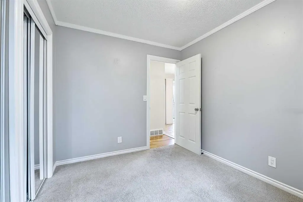 13 Shawglen Court SW