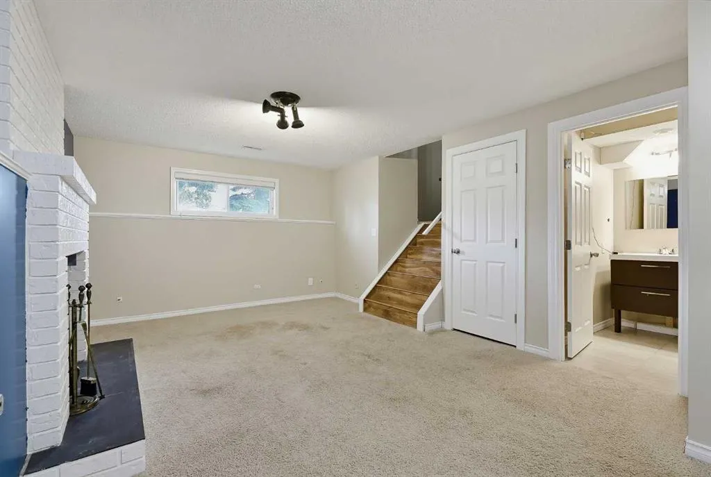 13 Shawglen Court SW