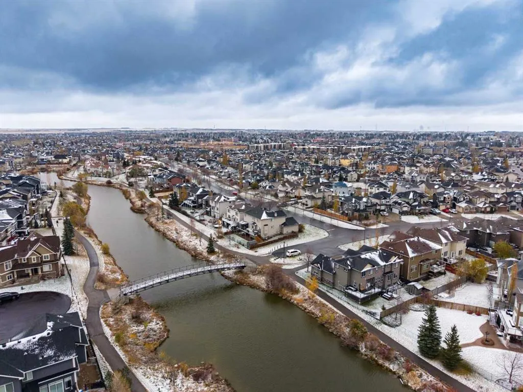 246 Canals Circle SW