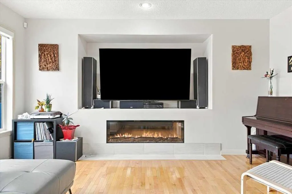 262 Everstone Drive SW