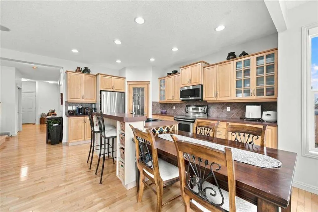 262 Everstone Drive SW