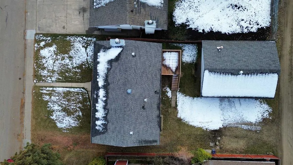 32 Asmundsen Avenue
