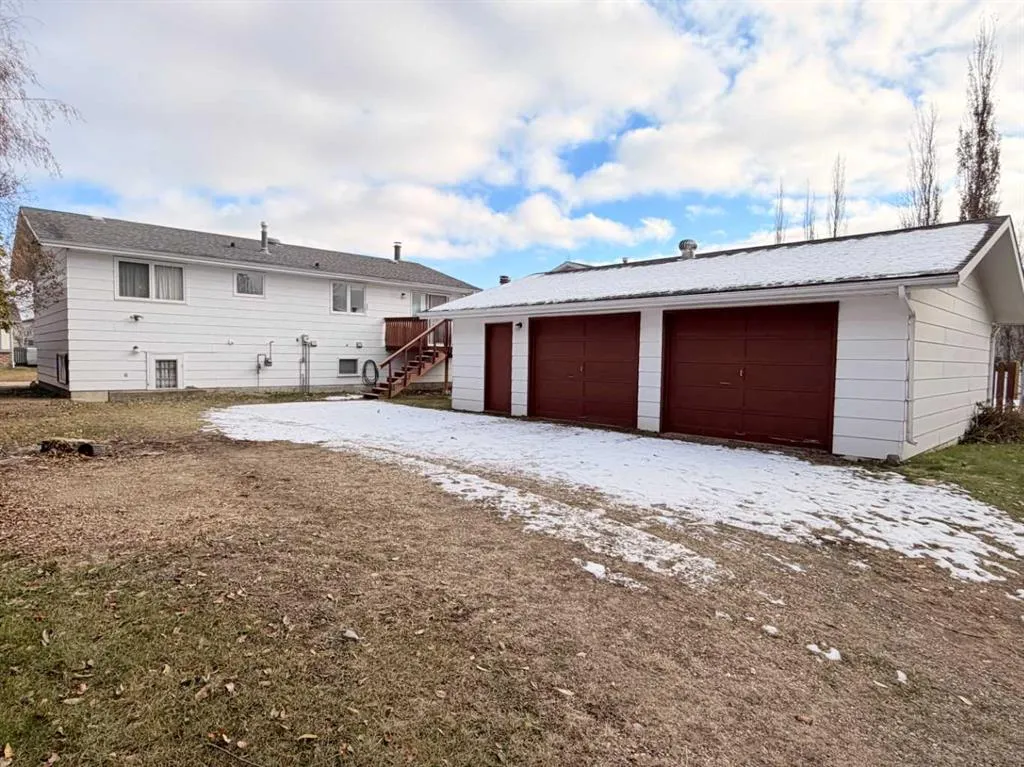 32 Asmundsen Avenue
