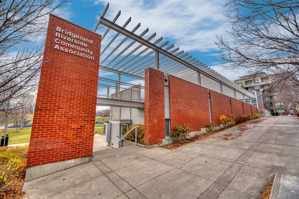 88 9 Street NE #203