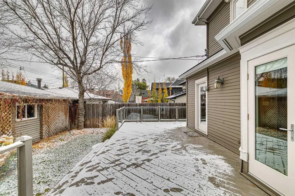 1935 12 Street SW