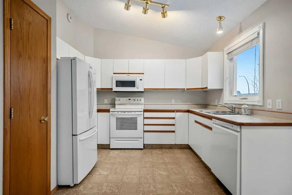 2 Rivercrest Villas SE