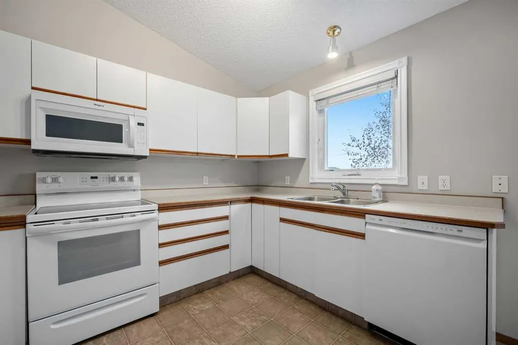 2 Rivercrest Villas SE