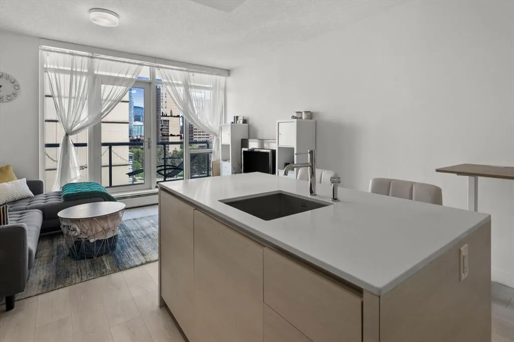 1501 6 Street SW #706