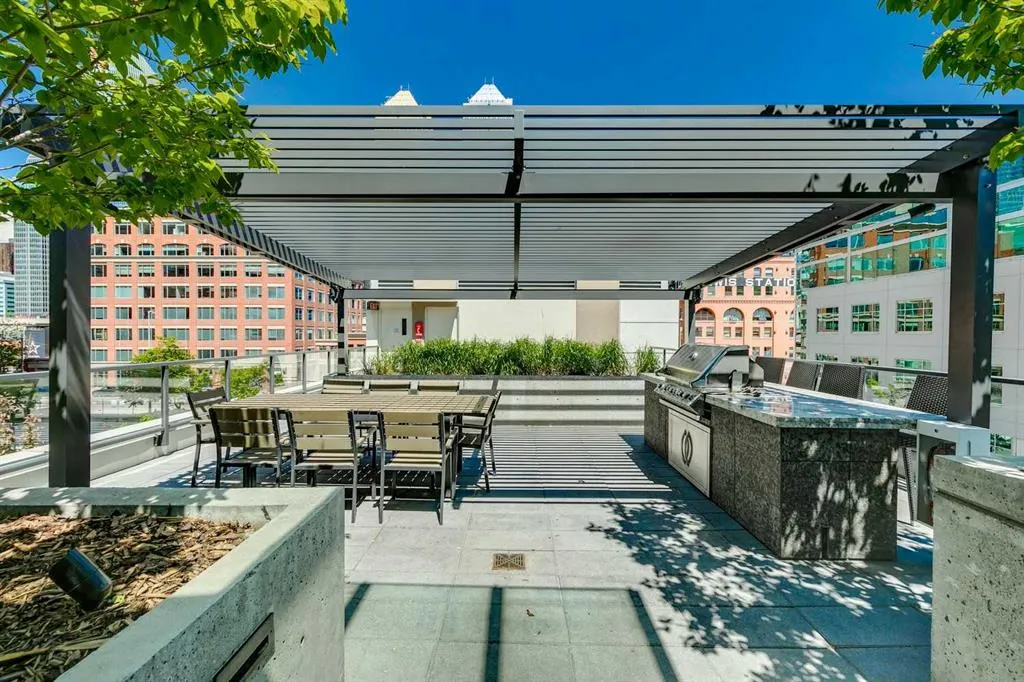 310 12 Avenue SW #907