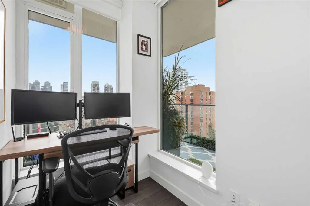 310 12 Avenue SW #907