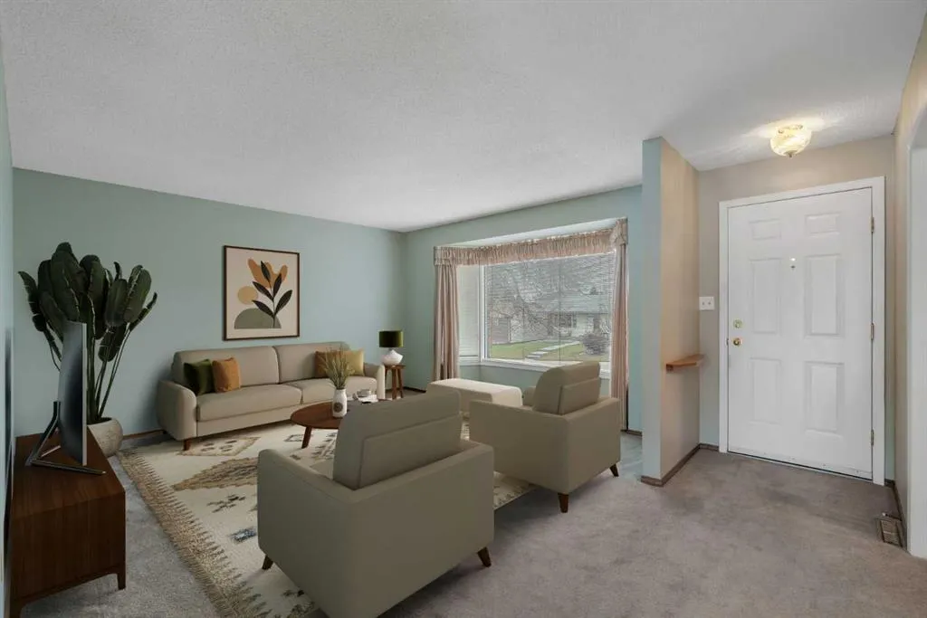 616 Hunts Crescent NW