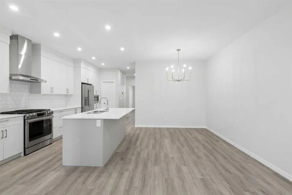 32 Snowberry Common SE