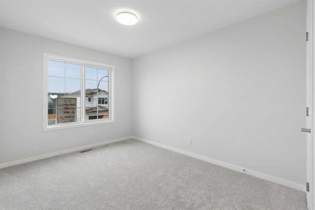 32 Snowberry Common SE