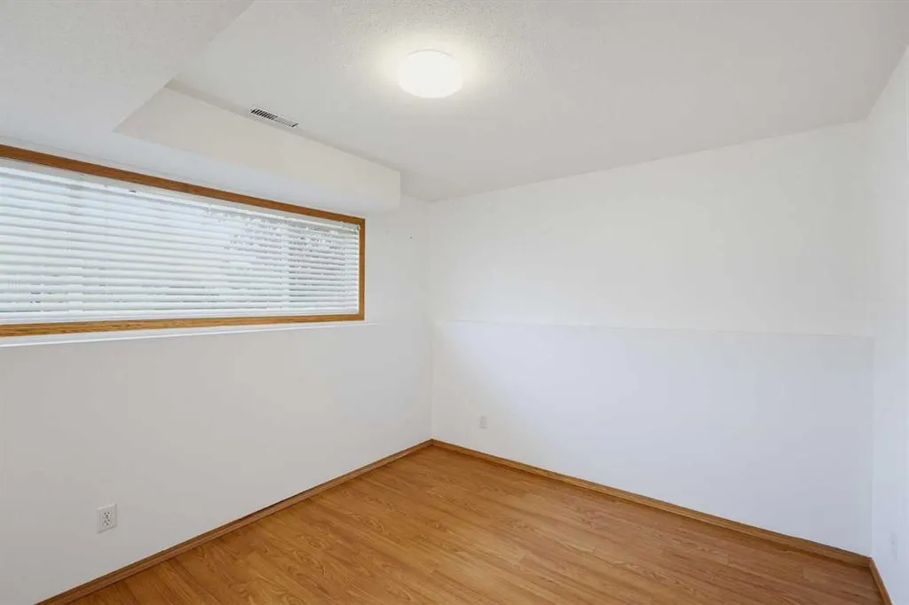 22 Lanterman Close