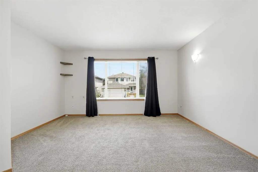 22 Lanterman Close