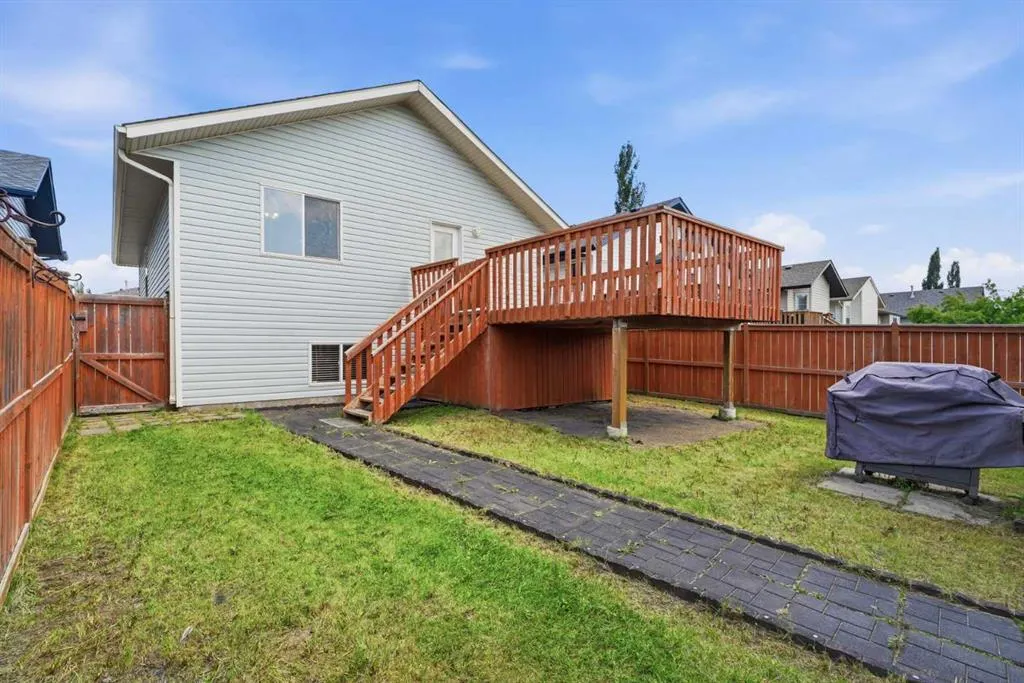 22 Lanterman Close