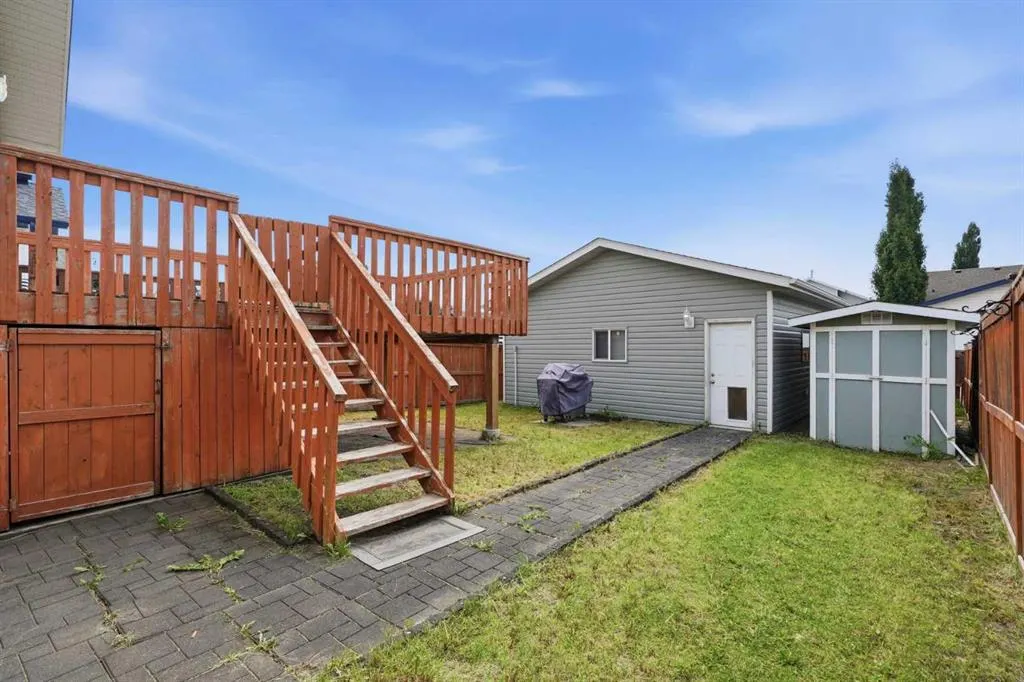 22 Lanterman Close