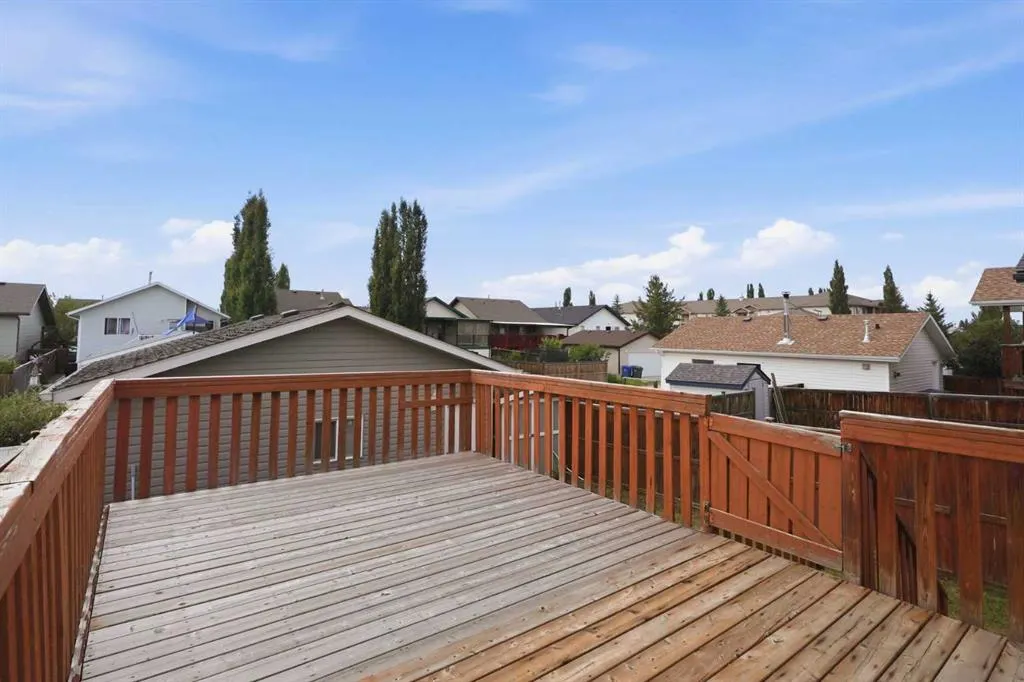 22 Lanterman Close