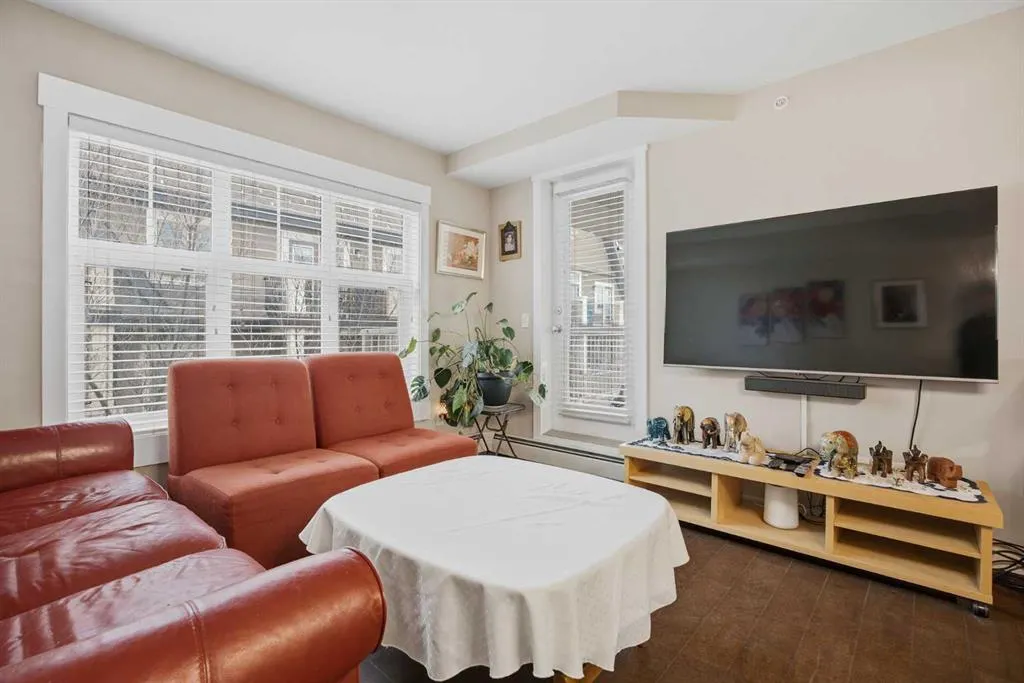 11 Mahogany Row SE #3401