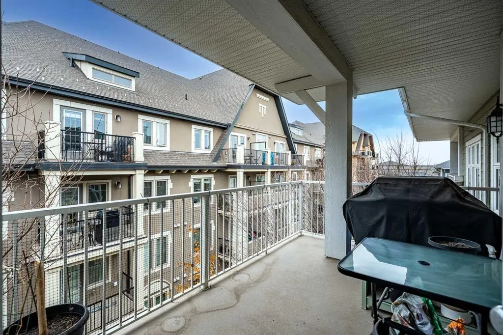 11 Mahogany Row SE #3401
