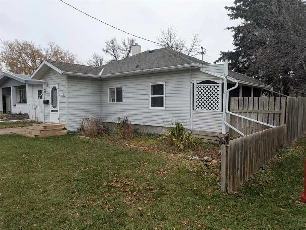 1711 22 Avenue